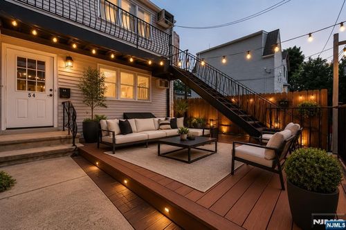54 Chestnut St, Weehawken, NJ, 07086-6606 | Card Image