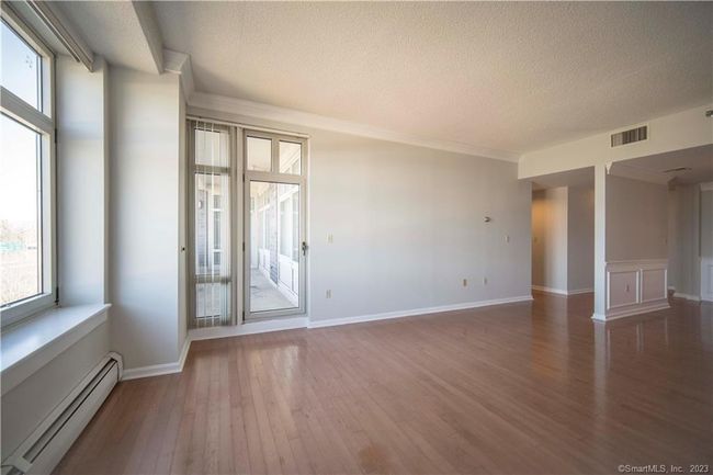 APT-403 - 235 E River Dr, Condo with 3 bedrooms, 2 bathrooms and null parking in East Hartford CT | Image 9