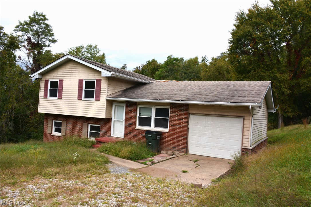 2791 Roberts Ridge Road, For Sale in Moundsville Zoocasa