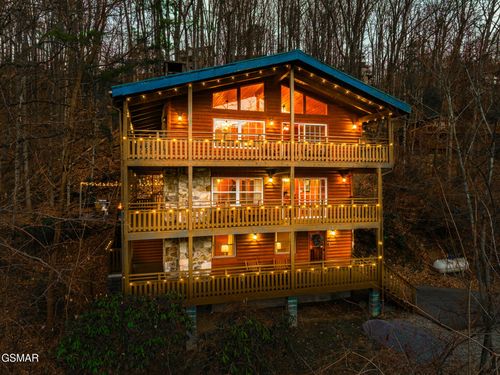 1318 N Baden Dr, Gatlinburg, TN, 37738-3803 | Card Image