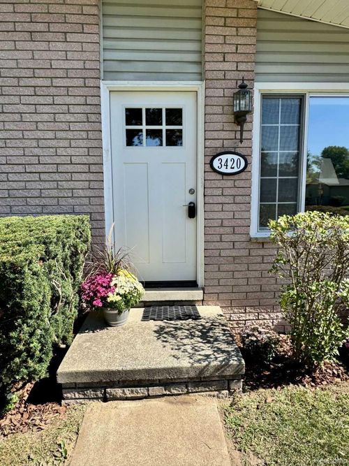 3420 Ellenboro Dr, Troy, MI, 48083-5005 | Card Image