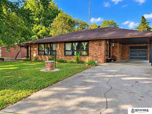 411 4th St, Alexandria, NE, 68303-3084 | Card Image