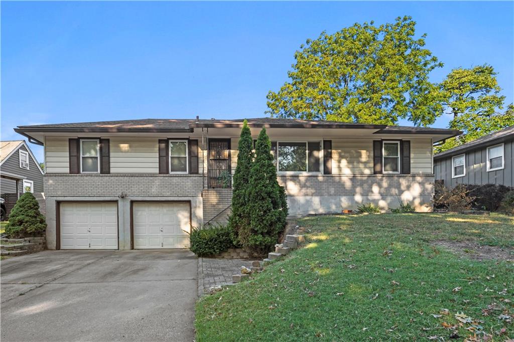 Stonewall Ct, Independence, MO 64055