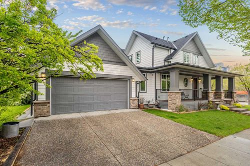 512 Memorial Dr Nw, Calgary, AB, T2N3C4 | Card Image