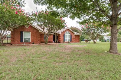 106 Buckhorn, House other with 3 bedrooms, 2 bathrooms and null parking in Waxahachie TX | Image 2