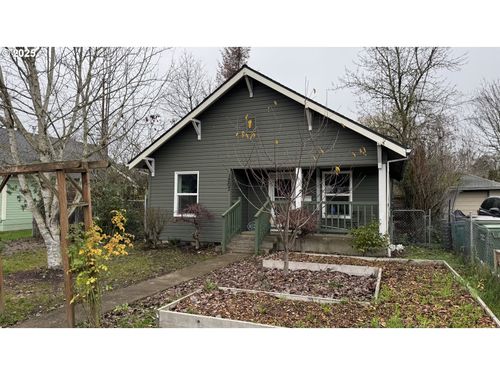 1207 E 11th St, Newberg, OR, 97132-3648 | Card Image