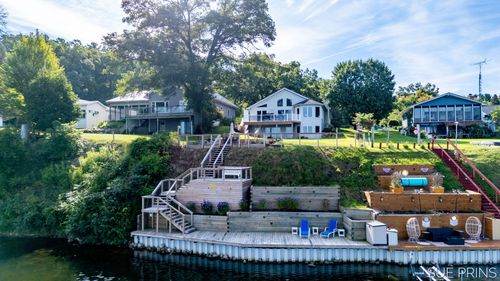 5855 Ridge St, Newaygo, MI, 49337-9020 | Card Image