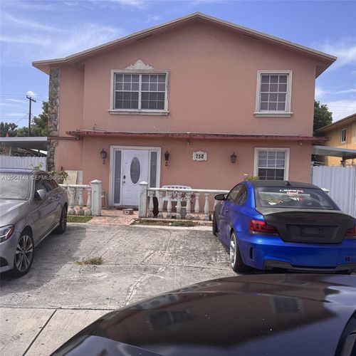 758 E 20th St, Hialeah, FL, 33013-4142 | Card Image