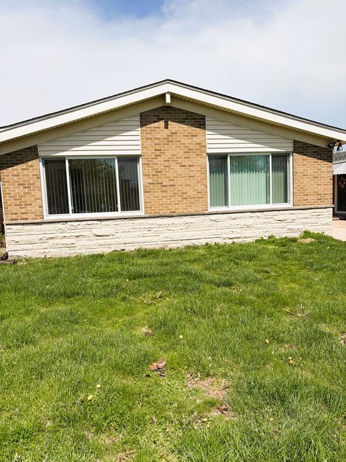 5250 Jarvis Ave, Skokie, IL, 60077-3237 | Card Image