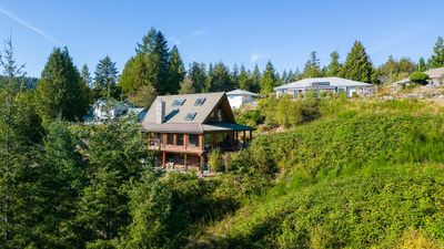 4701 Hotel Lake Rd, House other with 3 bedrooms, 2 bathrooms and 2 parking in Garden Bay BC | Image 2