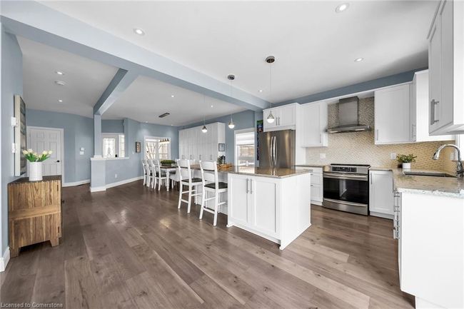11 Sundial Cres, House other with 5 bedrooms, 3 bathrooms and 6 parking in Dundas ON | Image 11