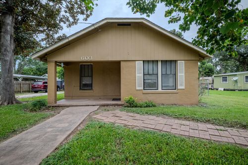 603 N Resident St, Wharton, TX, 77488-3917 | Card Image