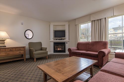 617/619 Qtr. I Adams House, Ludlow, VT, 05149 | Card Image