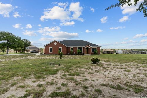 700 Lake Valley Dr, La Vernia, TX, 78121-5115 | Card Image