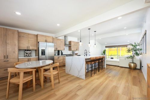 6252 Lake Albano Ave, San Diego, CA, 92119-3422 | Card Image