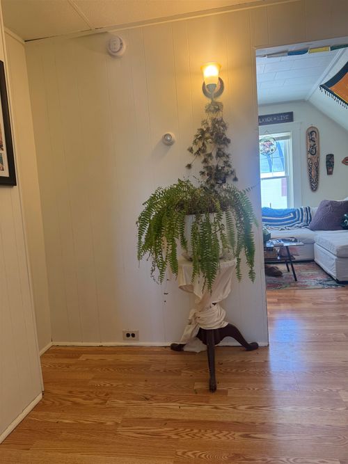 147 Hanover St, Lebanon, NH, 03766-1058 | Card Image