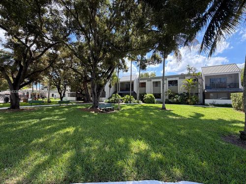 210a-7963 Sw 104th St, Miami, FL, 33156-3689 | Card Image