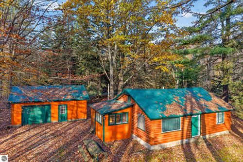 8682 S 27 Road, Cadillac, MI, 49601 | Card Image