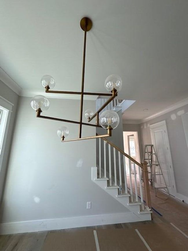 Kitchen eating area | Image 36