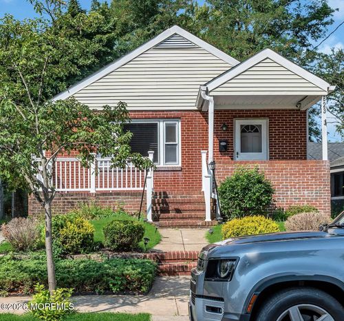 823 Drummond Ave, Asbury Park, NJ, 07712-5752 | Card Image