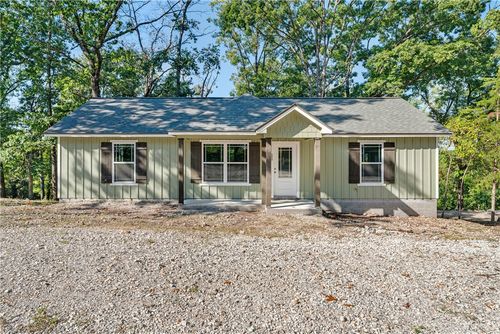 111 Ridge Rd, Eureka Springs, AR, 72631-9051 | Card Image