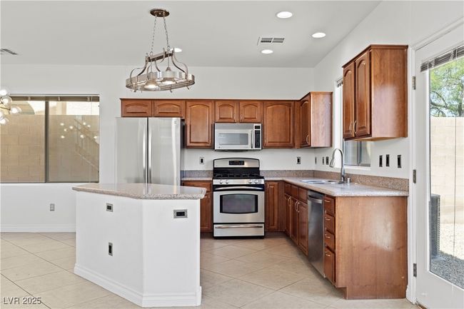 10650 Little Horse Creek Ave, House other with 3 bedrooms, 3 bathrooms and null parking in Las Vegas NV | Image 9
