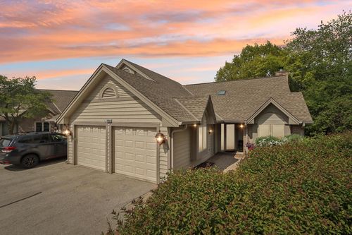 N14W30068 High Ridge Road, Delafield, WI, 53072 | Card Image
