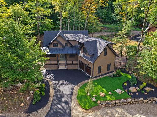 215 S Peak Rd, Lincoln, NH, 03251 | Card Image