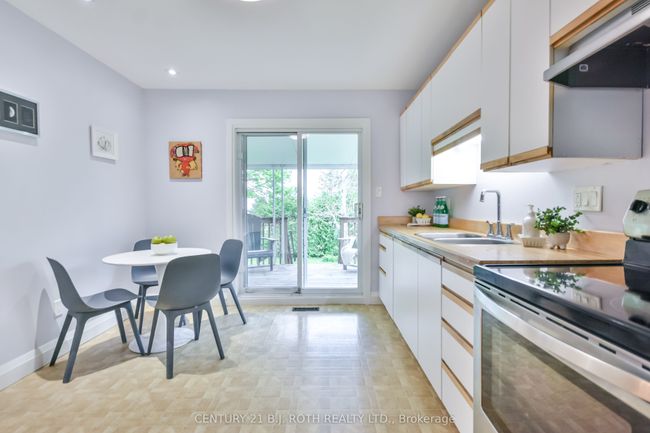 51 Heather St, House other with 3 bedrooms, 2 bathrooms and 2 parking in Barrie ON | Image 14