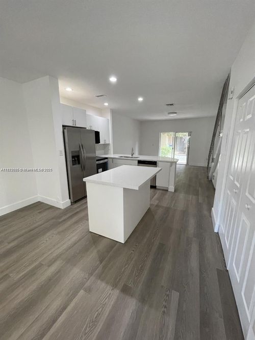 apt-106-5725 Nw 114th Path, Doral, FL, 33178-4195 | Card Image