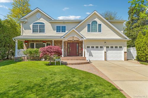 1442 Stevenson Cir, Hewlett, NY, 11557-1712 | Card Image