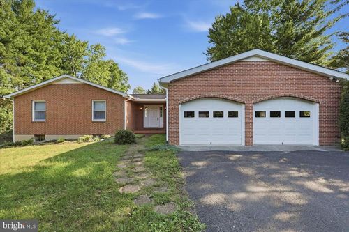 121 Belle Boyd Blvd, INWOOD, WV, 25428-3737 | Card Image