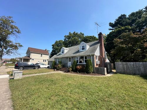 307 Bedford Ave, Uniondale, NY, 11553-1520 | Card Image