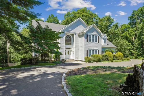132 E Hunting Ridge Rd, Stamford, CT, 06903-2315 | Card Image