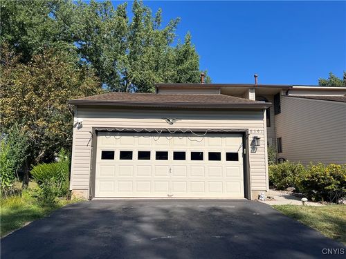 8391 Shoveler Ln, Liverpool, NY, 13090-1056 | Card Image