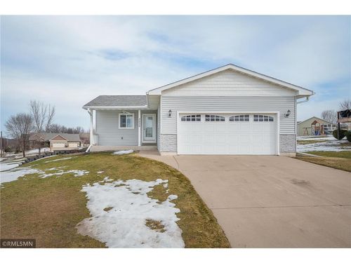 3235 W Ridge Dr, Eau Claire, WI, 54703-3543 | Card Image
