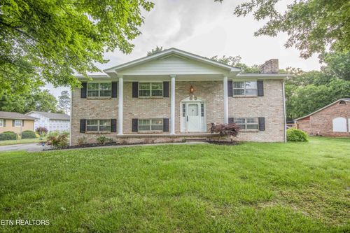 800 Foster Dr, Lenoir City, TN, 37772-7917 | Card Image