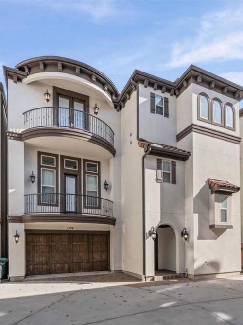 1306 Hawthorne St, Houston, TX, 77006-3822 | Card Image