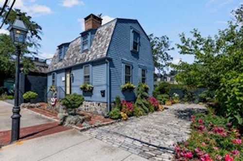 13 2nd St, Newport, RI, 02840-2414 | Card Image