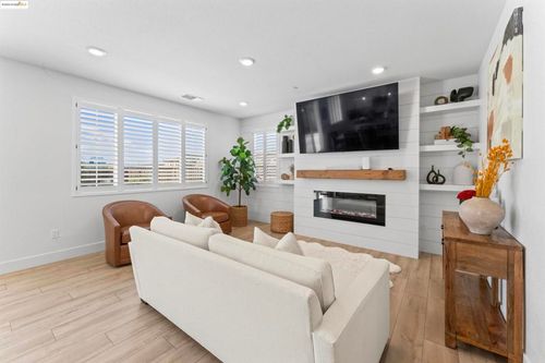 2951 Newberry Ct, Fairfield, CA, 94533-7170 | Card Image