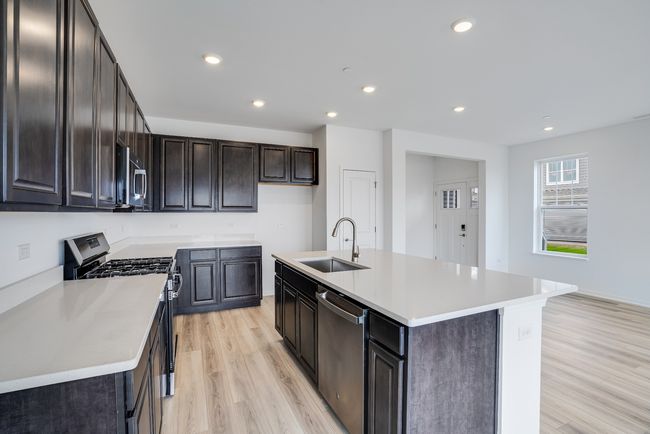 694 Cassia Ct, Townhouse with 3 bedrooms, 3 bathrooms and 2 parking in Crystal Lake IL | Image 9