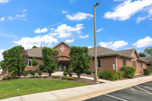 6825 Kingery Hwy, Willowbrook, IL, 60527-5154 | Card Image