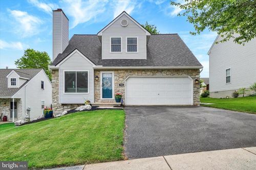 780 Blossom Hill Ln, DALLASTOWN, PA, 17313-9425 | Card Image
