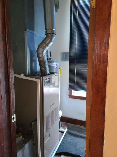 935 E 75th St, Chicago, IL, 60619-2052 | Card Image