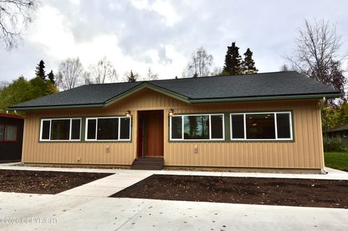 532 W 19th Ave, Anchorage, AK, 99503-1830 | Card Image