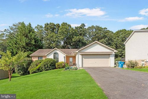 202 Overview Cir W, Red Lion, PA, 17356-8906 | Card Image