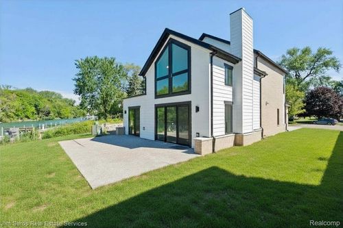 260 Keelson Dr, Detroit, MI, 48215-3056 | Card Image