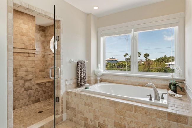 Master Bathroom | Image 37