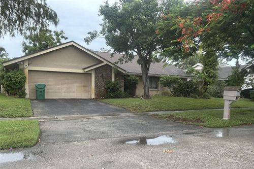 7331 Nw 49th St, Lauderhill, FL, 33319-3432 | Card Image