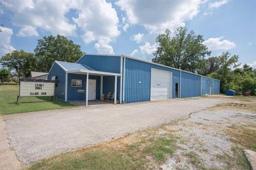 509 E 7th St, Livermore, KY, 42352-2140 | Card Image